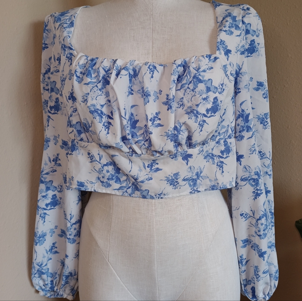 Shein Curve Floral Blue and White Women's Crop Top 0XL